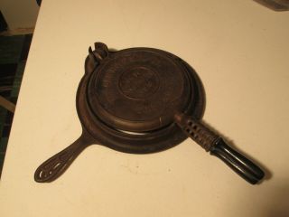 Barn Find Vintage Cast Iron Griswold 8 Waffle Iron American 975 /976/ 977