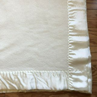 Vintage Satin Trim Acrylic Blanket Cream Color 80 X 90 Full Size Made In Usa