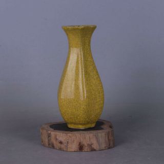 Chinese Song Dynasty Chai Kiln Yellow Glaze Porcelain Vase