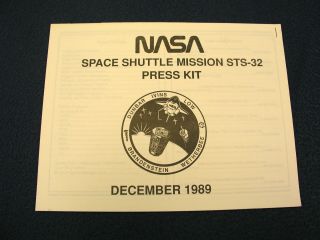 Authentic Nasa Issued Document Space Shuttle Mission Sts - 32 Press Kit