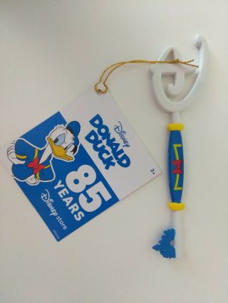 Disney Store Donald Duck Limited Edition Key
