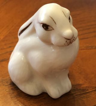 Vintage Coalport England White Bone China Sitting Rabbit Bunny Figurine 2.  75”