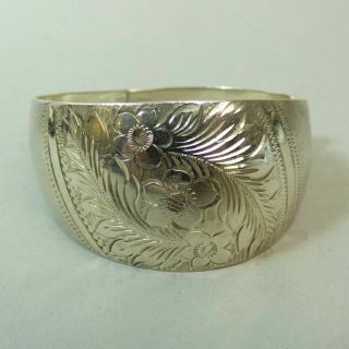 Fine Vintage Sterling Silver Engraved Hinged Cuff Bangle Birm.  1976 - 35.  6 Grams