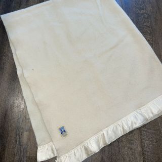 Vintage Kenwood Textile Blanket Virgin Wool Size 76”x58” Creamy Off White