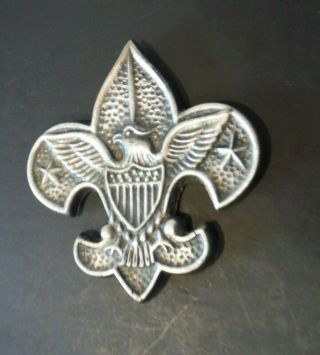 Vintage Bsa Boy Scout Fleur De Lis Emblem Solid Metal Paperweight/orig.  Felt Bac