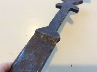 VERY UNUSUAL AND RARE OLD ANTIQUE AFRICAN SWORD WITH HUGE ABSTRACT HANDLE 3