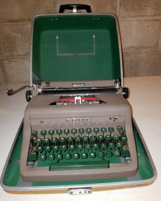 Vintage Royal Quiet Deluxe Green Keys Portable Typewriter Hard Shell Case