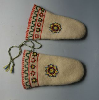 Cute Vintage Pair Native American Mittens Inuit Eskimo