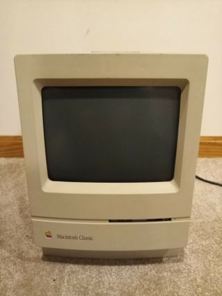 Vintage Apple Macintosh Classic Model M0420 Personal Computer