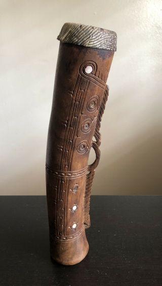 Fine Old Kundu Drum Papua Guinea Carved Hourglass Snake Skin Shell Inlaid