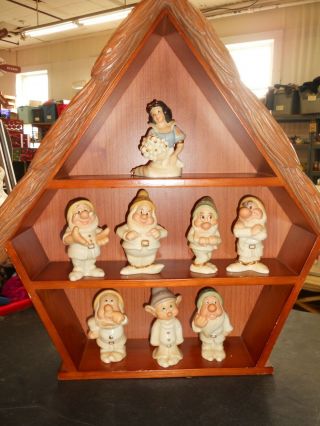 Lenox Disney Snow White & The 7 Dwarfs Salt & Peppers With Storage Cottage