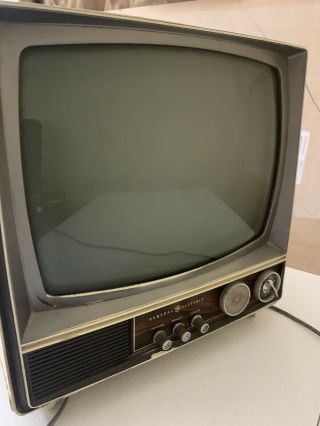Retro General Electric Vintage Television Tv Model Sf2106vy Made In Usa