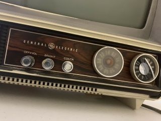 Retro General Electric Vintage Television TV Model SF2106VY Made In USA 3