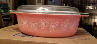 Vintage Pyrex 045 - 2 1/2 Qt.  Pink Daisy Casserole Dish W/ Lid