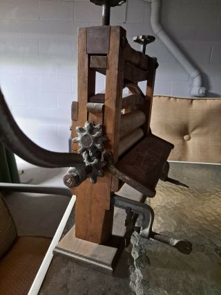 Antique American Wringer Company Hand Crank Wringer