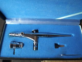vintage IWATA HP - SB Airbrush 1980s cond.  likely see photos 2