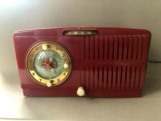 Vintage General Electric Red Bakelite Radio Alarm Clock Model 517 Ge Tube