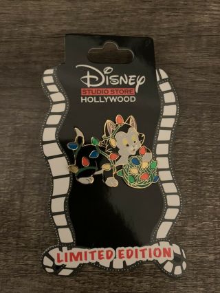 Disney Pin Dsf Dssh Figaro Tangled In Lights Le 300 Christmas Pin