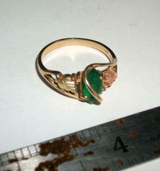 Vintage 10k Black Hills Gold Emerald Helenite Ring 2.  55 Grams Size 7 3/4