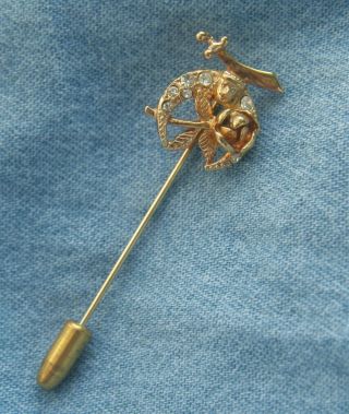 Daughters Of The Nile Fraternal Masonic Shriners Rose Rhinestone Stick Hat Pin