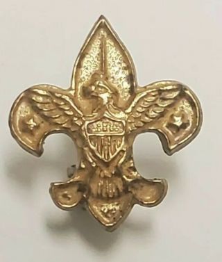 Small Detailed Vtg Carved Boy Scouts Of America Eagle Fleur De Lis Gold Tone Pin