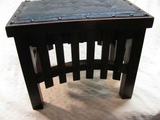 ARTS AND CRAFT/MISSION LEATHER / OAK WOOD FOOT STOOL 15 1/2 X 10 X 12 3/4 2