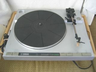 Yamaha Turntable P - 700 Vintage 1982 Full Automatic Pll Servo D.  D.