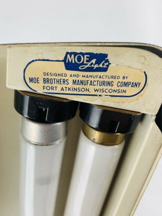 Moe Bros Green Airplane Wing Style Mid Century Art Deco Desk Lamp Table Vintage 3