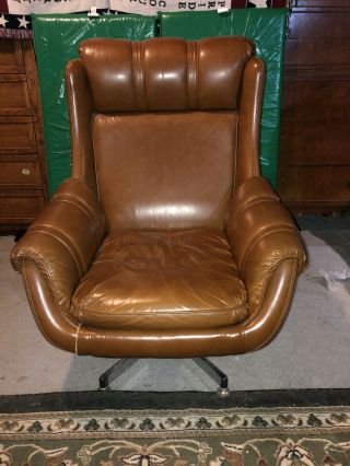 Vintage Mid Century Vinyl Wing Back Reclining Chair Modern Design Chrome