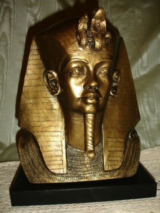 Vintage Signed 1977 Austin Productions Egyptian King Tut Bust Sculpture Statue