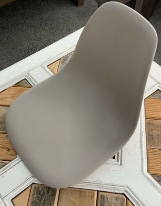 Herman Miller Charles Eames Plastic Side Shell Chairs Tan / Brown