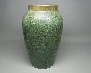 Arts and crafts style matte green pottery vase,  made in Finland (9200) 3