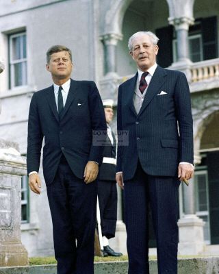 John F.  Kennedy With British Prime Minster Harold Macmillan - 8x10 Photo (sp523)