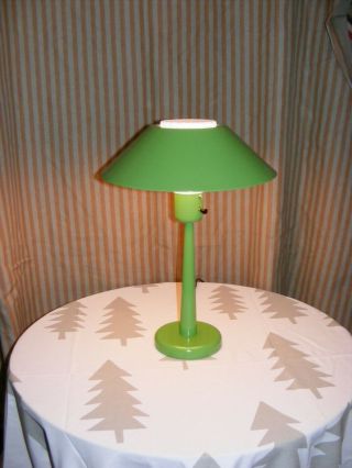 Rare Mid - Century Gerald Thurston For Lightolier Lime Green Metal Table Lamp