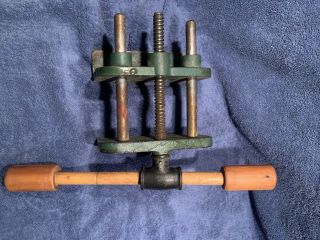 Vintage Howe Fdy & Co. ,  Littlestown,  Pa - Cast Iron Wood Worker’s Vise No.  197