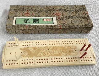 Vintage Asian Faux Ivory Carved Cribbage Board 6 Pegs W/original Box 6 Bookmarks