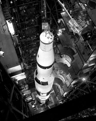 Overhead View Saturn V Rocket In Vehicle Assembly Building - 8x10 Photo (ep - 006)