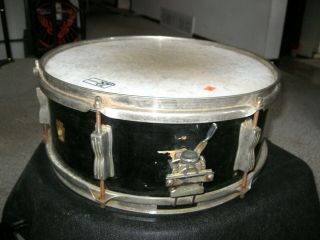 Vintage 1965 Ludwig Pioneer Snare Drum & Ludwig Black Hard Clam Shell Case 3