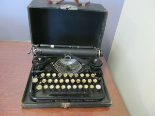 Vintage Underwood Standard Portable Typewriter W/ Case Usa - See Photos