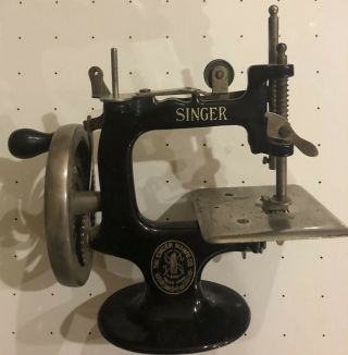 Vintage Childs Singer Sewhandy Model 20 Sewing Machine
