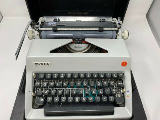Vintage Olympia Sm9 Deluxe Typewriter With Case