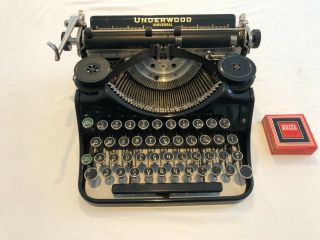 Vintage Underwood Universal Typewriter