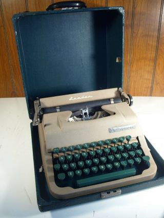 Vintage 1953 Underwood Leader Portable Typewriter With Case