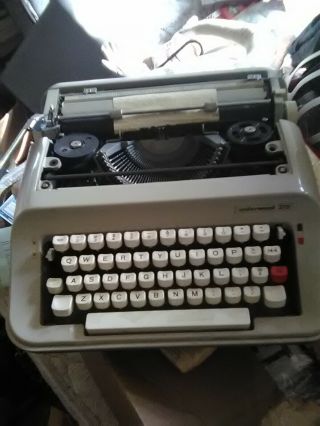 Vintage Underwood 319 Typewriter