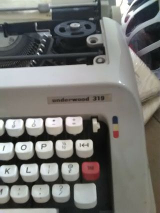 Vintage Underwood 319 Typewriter 2