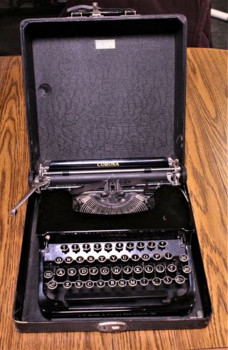 Vintage Smith Corona Standard Typewriter Black W/case