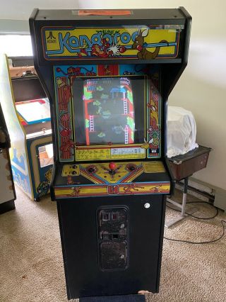 1982 Atari Kangaroo Arcade Machine 100 Game - Fun Htf Tittle