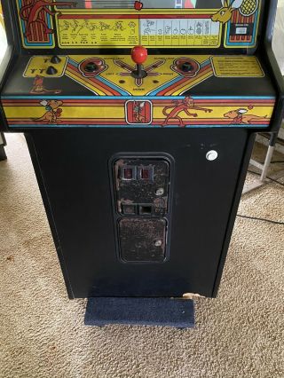 1982 ATARI KANGAROO Arcade Machine 100 Game - FUN HTF TITTLE 3