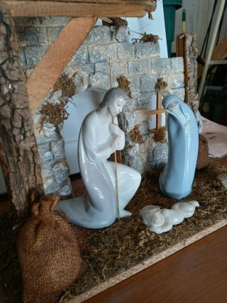 Vintage Lladro Holy Family Nativity Scene,  Mary Joseph Baby Jesus W/ Stable