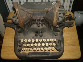 Antique Vintage Oliver No 9 Typewriter